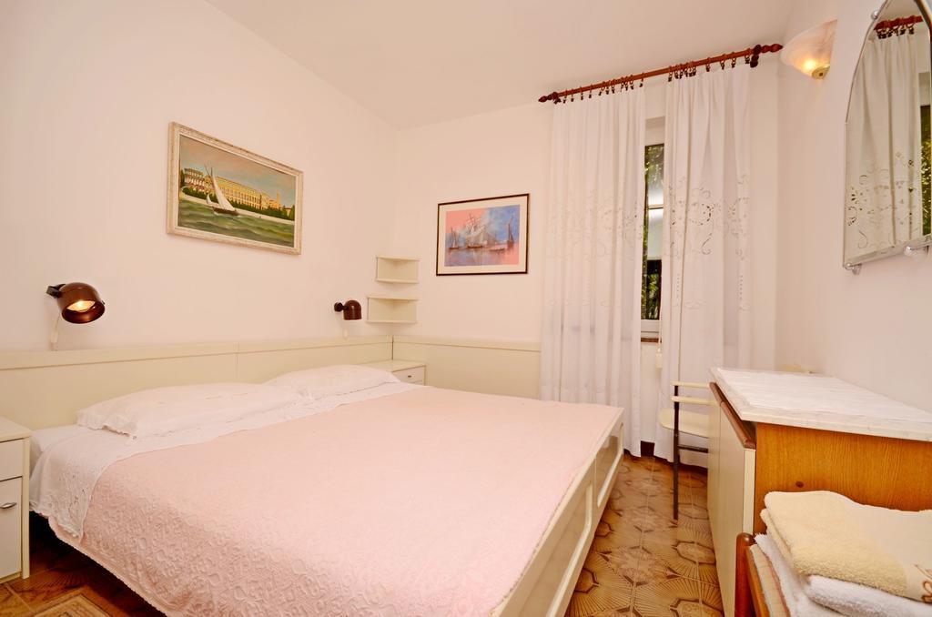 Apartments Dea โปเรช ภายนอก รูปภาพ
