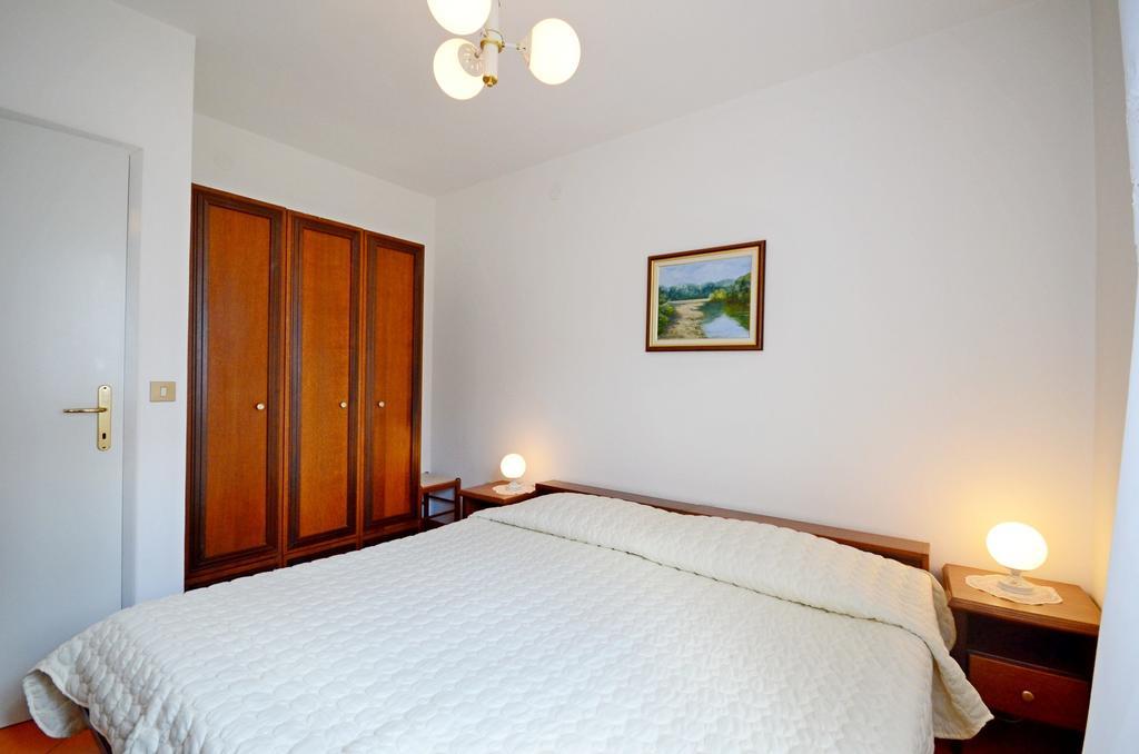 Apartments Dea โปเรช ภายนอก รูปภาพ