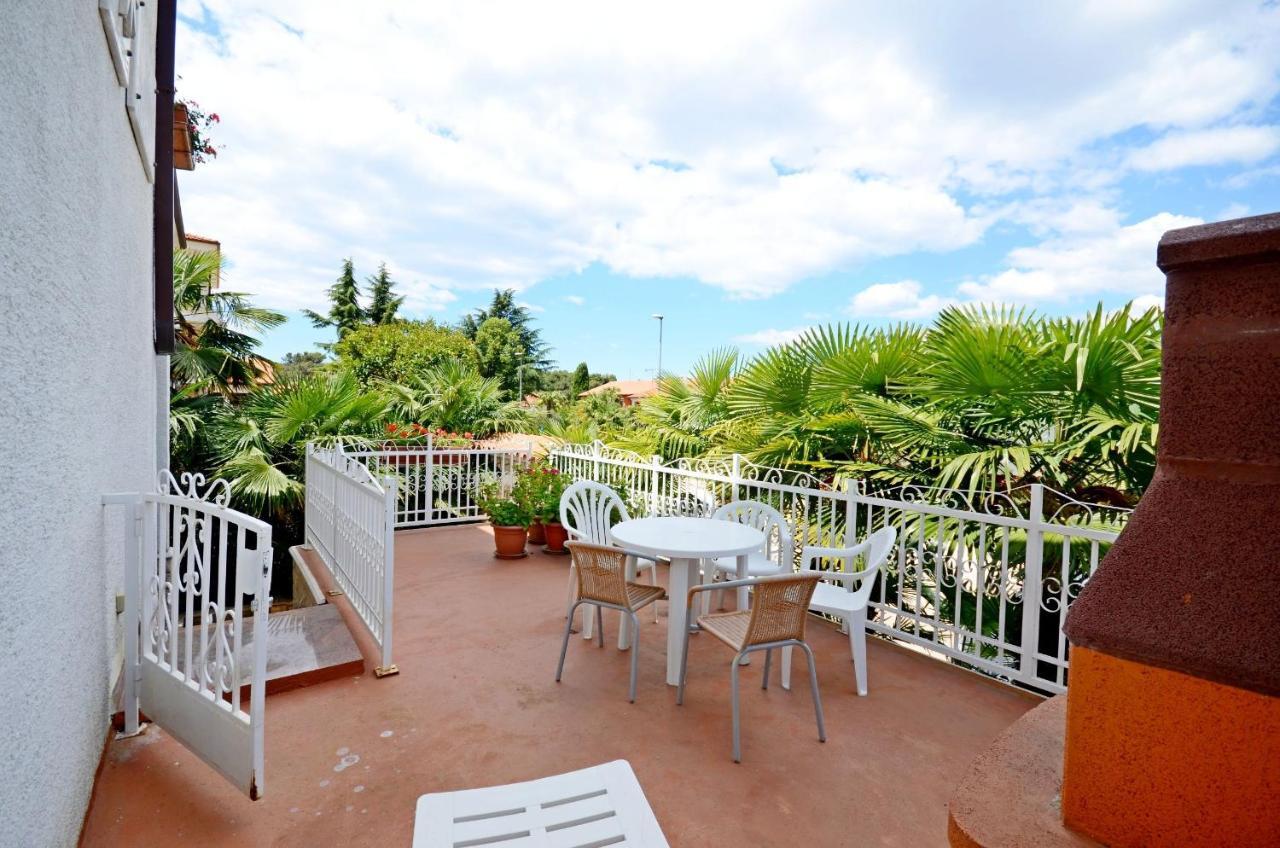 Apartments Dea โปเรช ภายนอก รูปภาพ